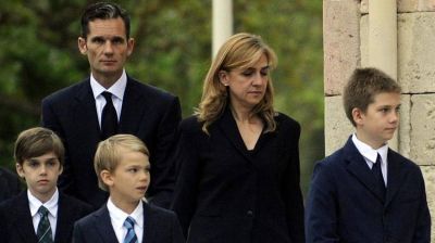 Presiones sobre la infanta Cristina para que renuncie a sus derechos reales