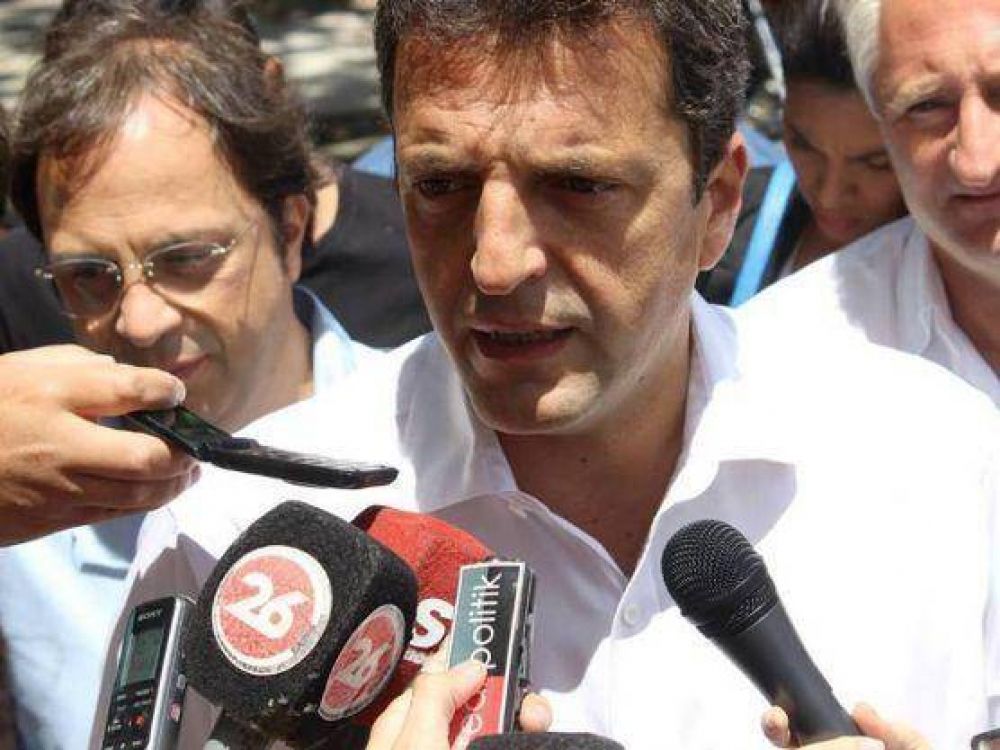 Massa visit� Berisso: �La l�gica de algunos intendentes es de la vieja pol�tica, la de los Curto y los Slezack�