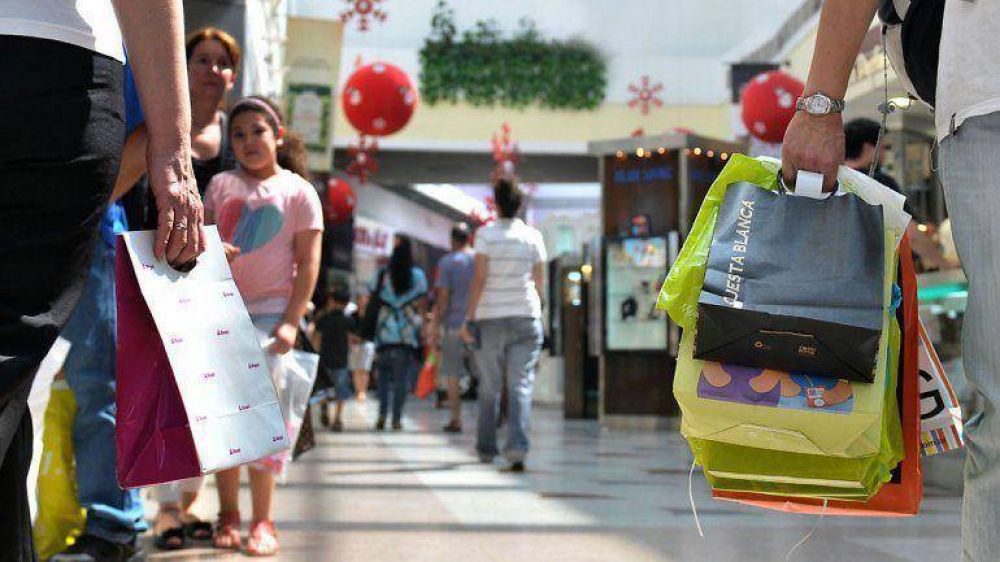 M�s de medio mill�n de personas en la noche de descuentos de shoppings