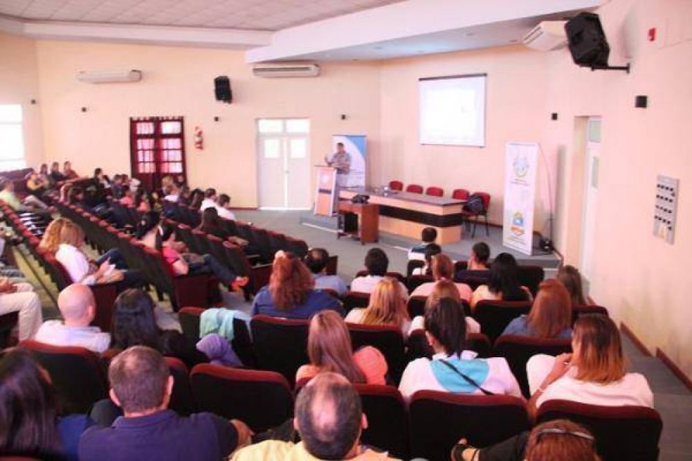 Nueva capacitaci�n en el HOCIpara odont�logos y equipo de salud