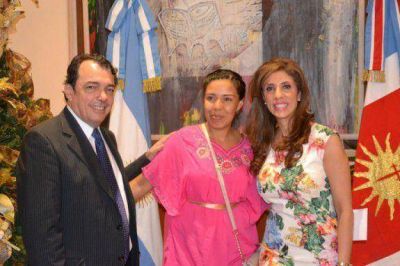 La Gobernadora entreg� aportes a micro emprendedores santiague�os