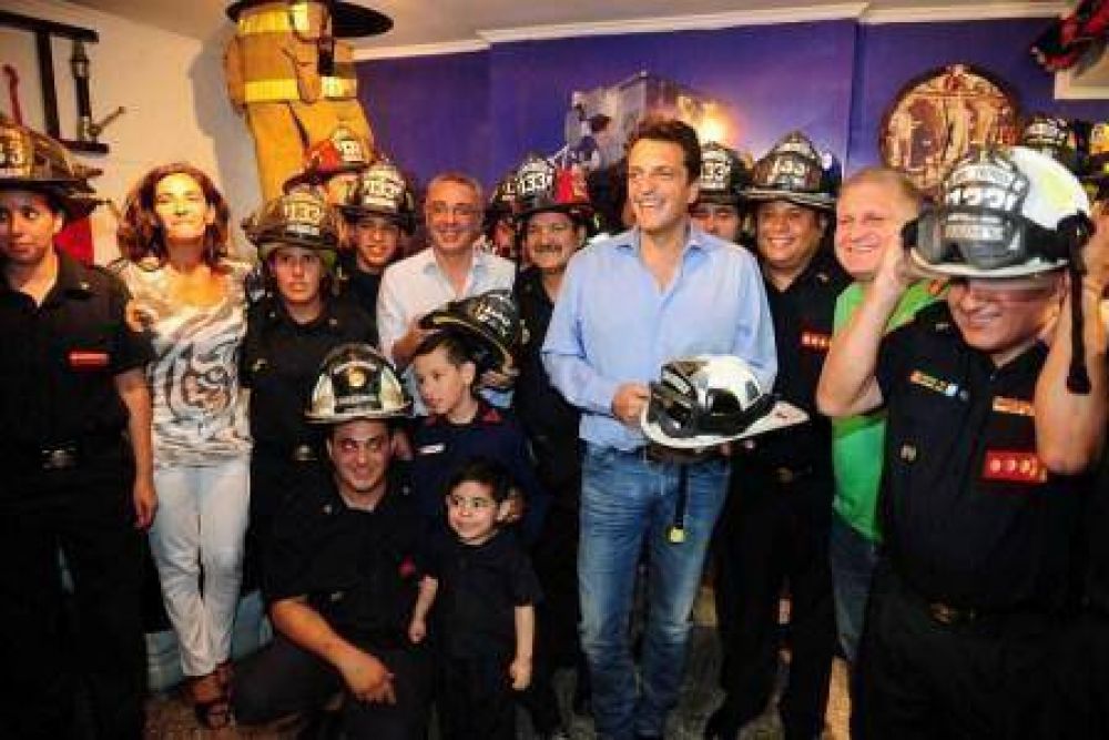 Massa y Zamora reconocieron al personal de emergencias de Tigre 