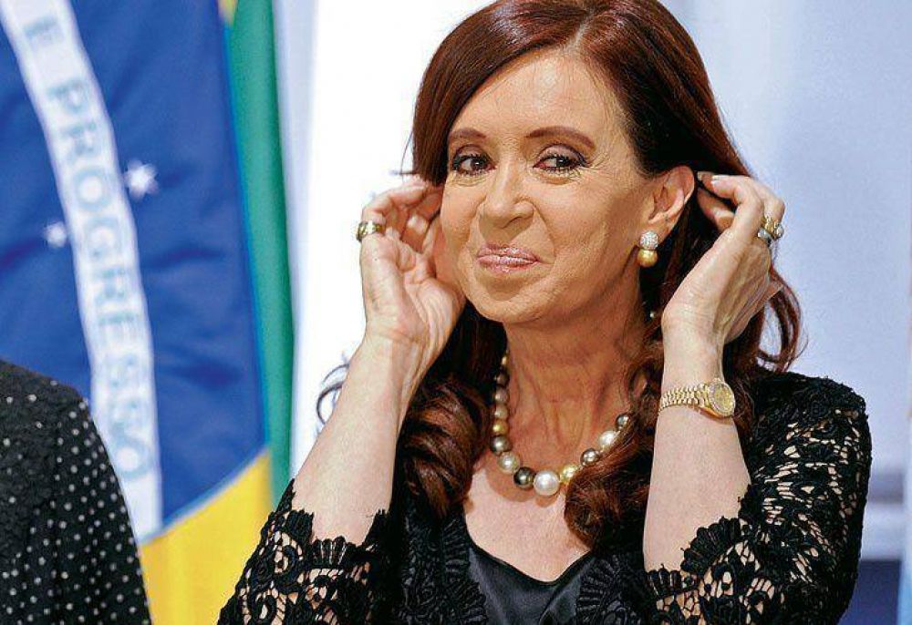 Denuncian penalmente a Cristina por la compra de joyas