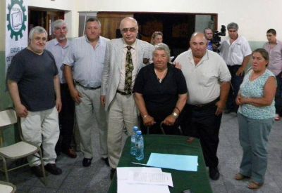 175� Aniversario: Firma del boleto de compra venta del terreno para la �T�cnica del Futuro� y entrega de subsidios a centros estudiantiles