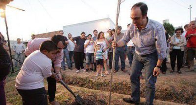 Se inauguraron las obras del desag�e aliviador Largu�a