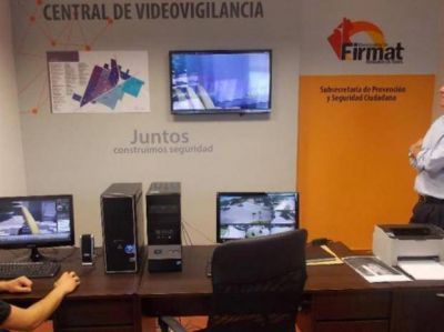 Firmat inaugur� la central de vigilancia con 20 c�maras de seguridad
