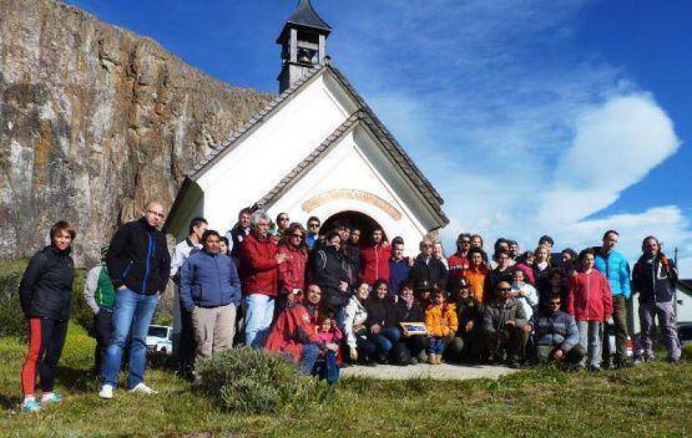 El Chalt�n rindi� homenaje al piloto Pablo Argiz