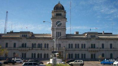 Provincia emiti� deuda por $1,5 mil millones en 2014	 