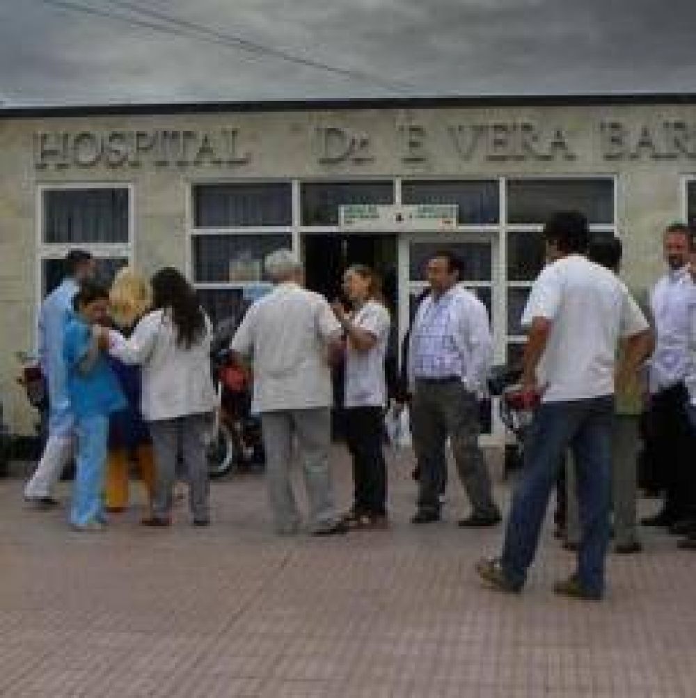 No descartan reducir la carga horaria de los m�dicos estatales