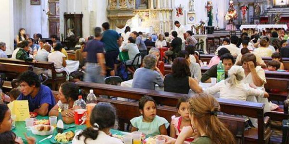 Sirven almuerzos solidarios de Navidad en parroquias porteas y bonaerenses