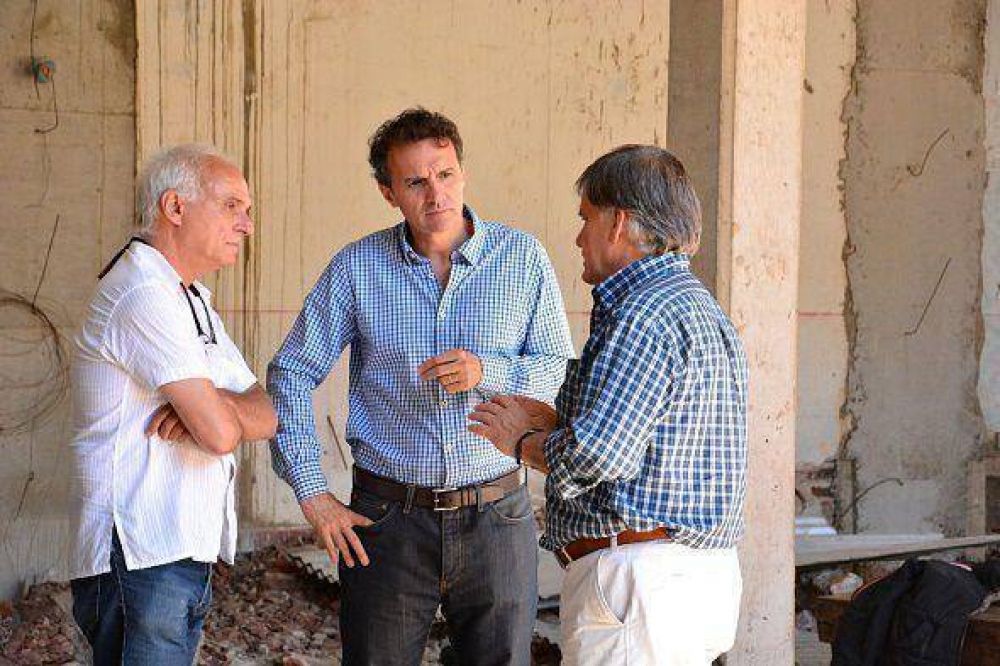 Katopodis supervis� obra de nuevo edificio de salud para San Mart�n