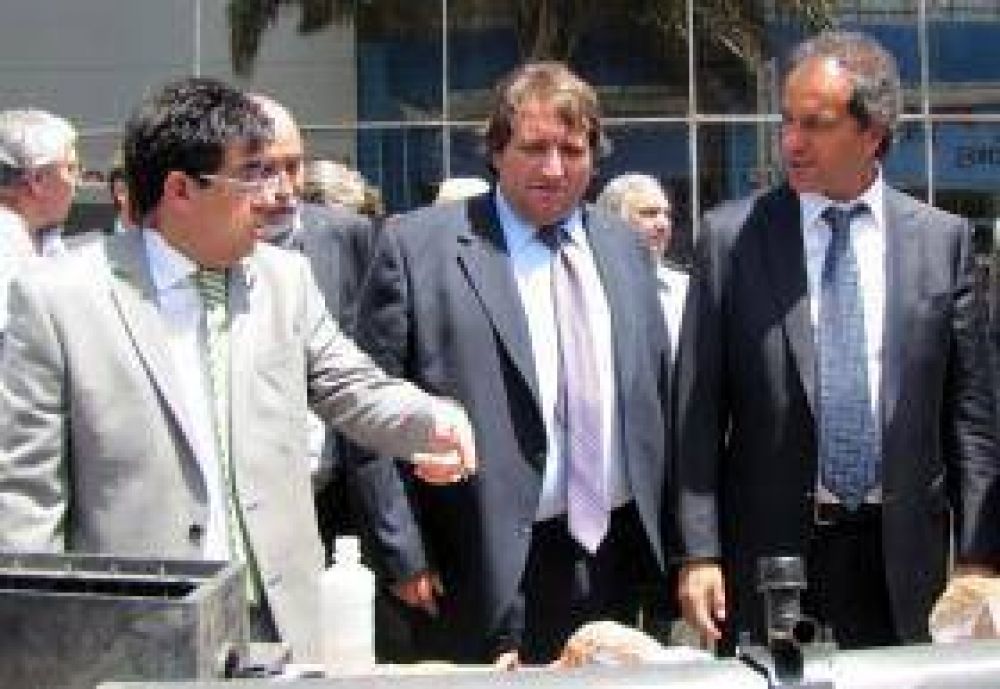 Malestar, bronca, indignaci�n e impotencia de bahienses contra Scioli y ABSA por la falta de agua