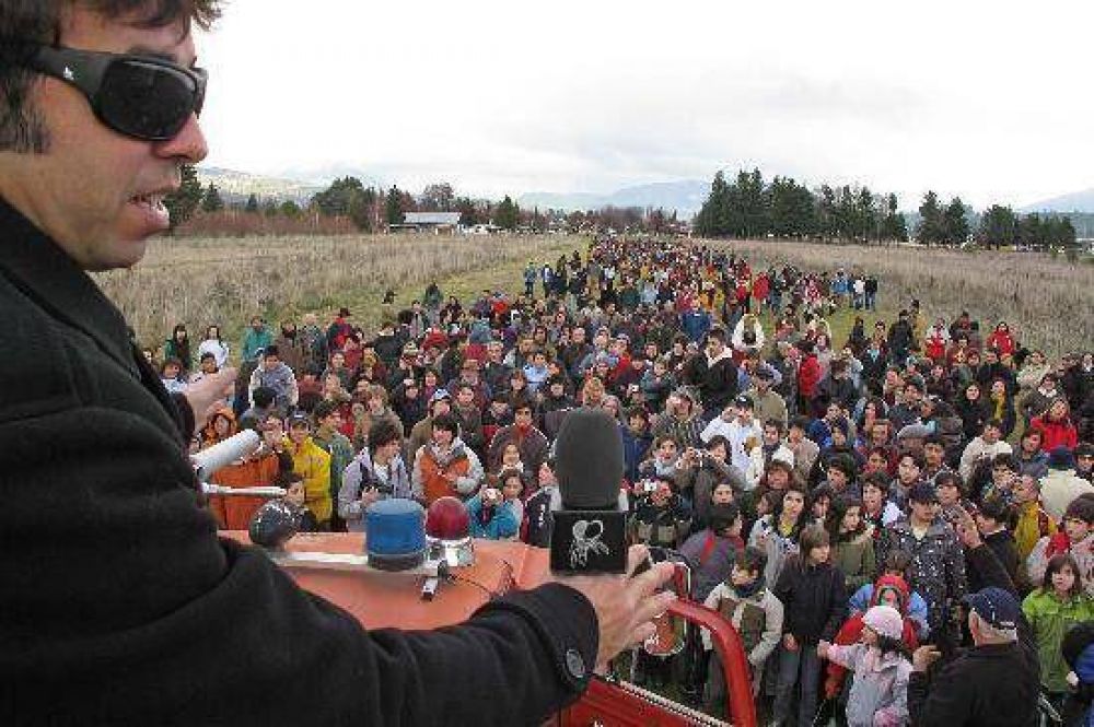 Juntan firmas y marchan en El Bols�n  	