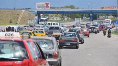 Turismo: 45 autos por minuto circularon a Carlos Paz