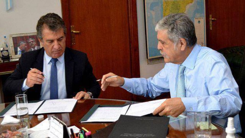 De Vido buscar� convencer a Urribarri para que congele la tarifa el�ctrica
