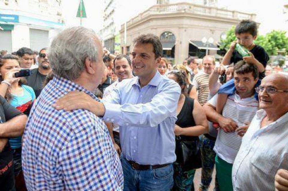 Massa junto a Caso en San Nicol�s