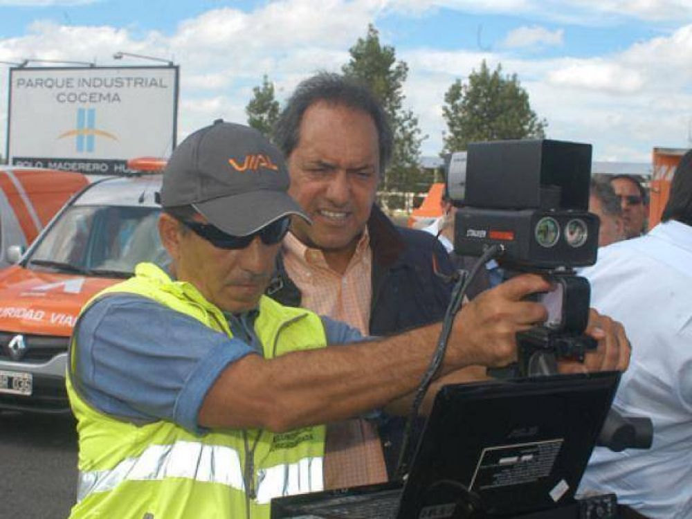 Scioli supervis� el Operativo Sol en el peaje de Hudson