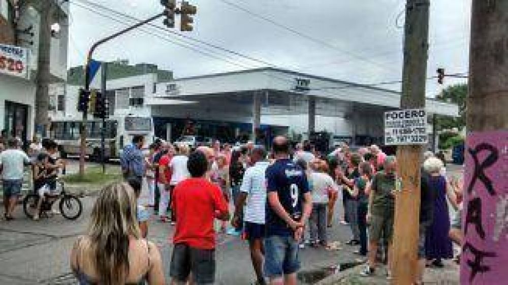 Nuevo piquete en Ezpeleta por falta de agua desde el domingo