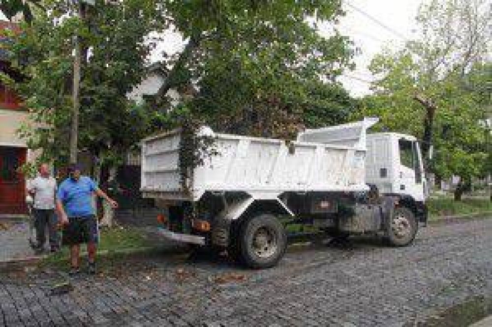 Contin�an los trabajos de higiene urbana en los distintos barrios