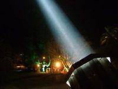 Chivilcoy realiz� espect�culo de luces �buscacielos� para desalentar el uso de pirotecnia