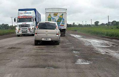 La justicia ordena a Scioli reparar ruta 51