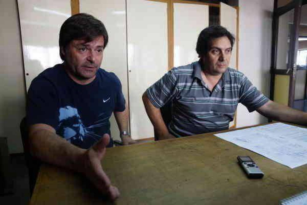 �El Intendente perdi� documentaci�n y trab� la construcci�n de 100 viviendas�