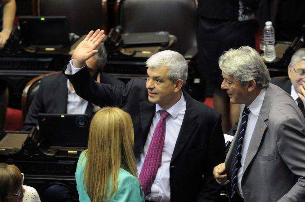 Dom�nguez sali� al cruce de rumores por Hotesur y critic� la 