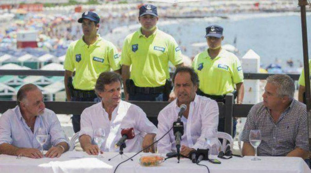 Scioli asegur� que habr� un 50% m�s de polic�as que el a�o pasado en la Costa
