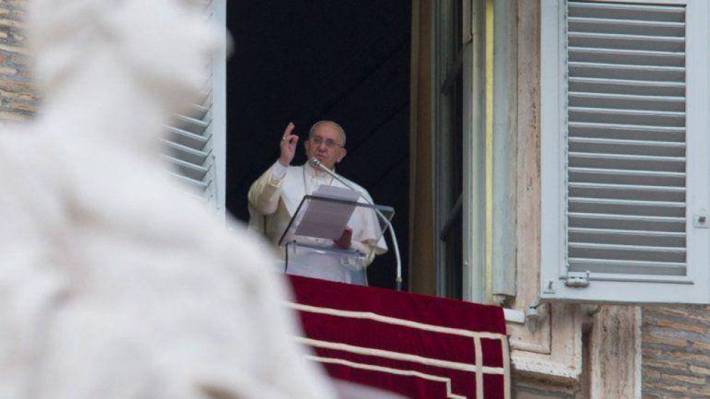 El papa Francisco envi su apoyo a los desaparecidos del avin de AirAsia