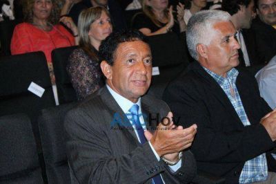 Importante convenio entre AMEMT y la Unicen