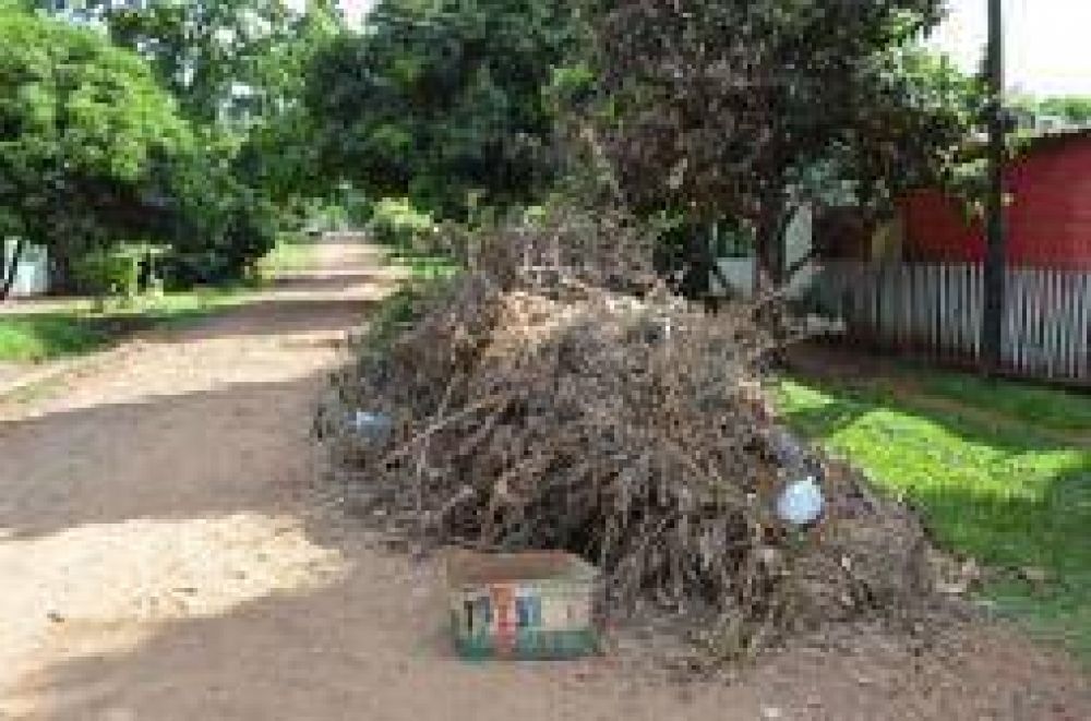 Quejas en el barrio Luis Piedrabuena por el mal estado de las calles y falta de limpieza