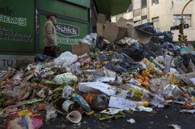 Todav�a queda basura acumulada en los barrios y siguen las quejas