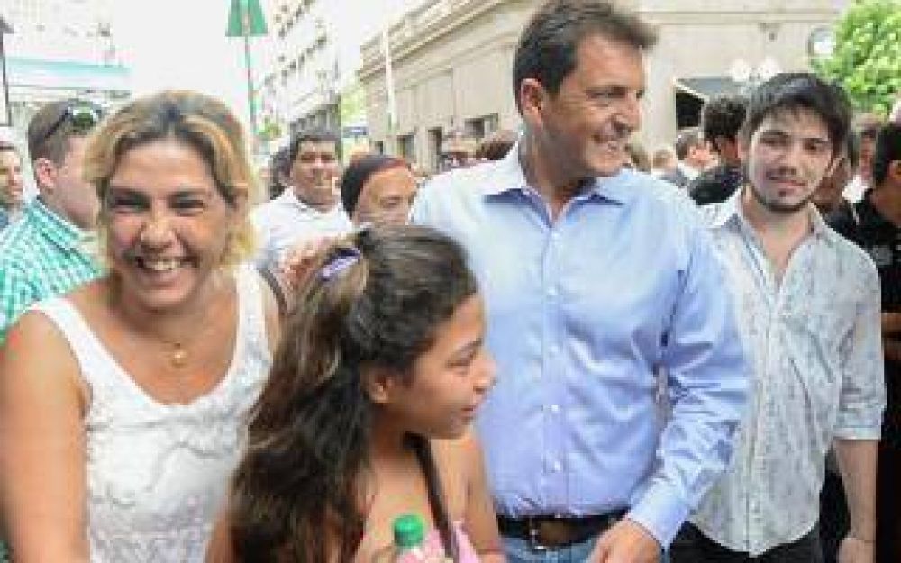 Massa visit San Nicols para sumar a Santalla al Frente Renovador