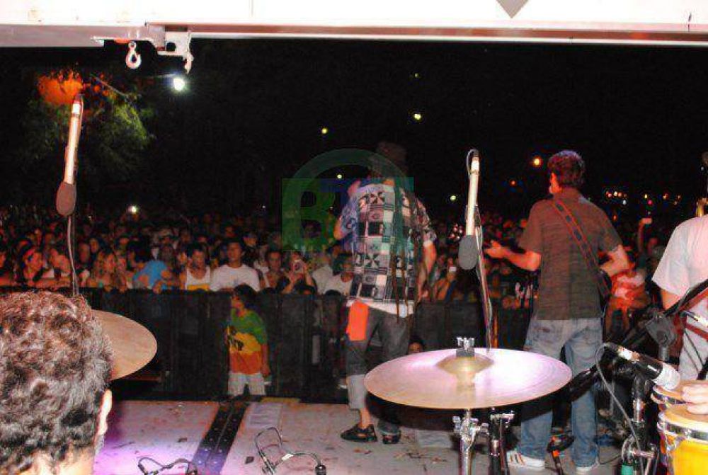 Noche de Reggae en el Puerto