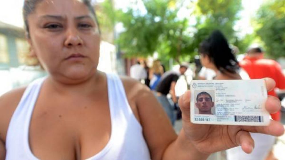 Dos muertos y una herida por otra pelea entre vecinos que termin� a los tiros