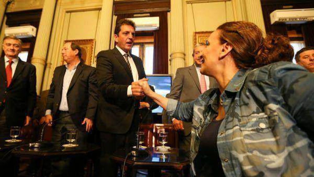 Massa le pone le�a al fuego del Pro y elogi� a Michetti