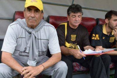 Carlos Rold�n seguir� siendo el DT de Mitre