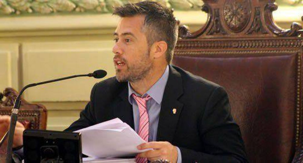 Busatto critic� declaraciones de Bonfatti y Lifschitz