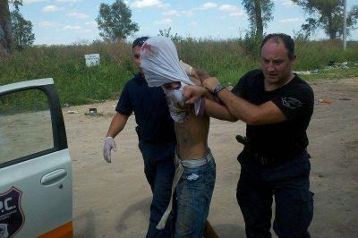 Feroz enfrentamiento: una polic�a herida y dos delincuentes baleados