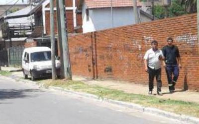 Florencio Varela: Tras un esc�ndalo, multar�n a funcionario de Pereyra por estacionar en la vereda