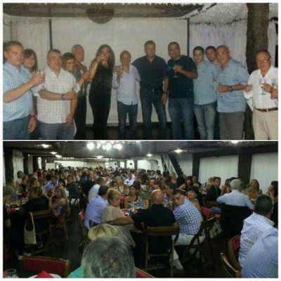 EL FRENTE RENOVADOR DE LAN�S DESPIDIO EL A�O REAFIRMANDO EL COMPROMISO DE TRABAJAR POR MASSA PRESIDENTE EN EL 2015