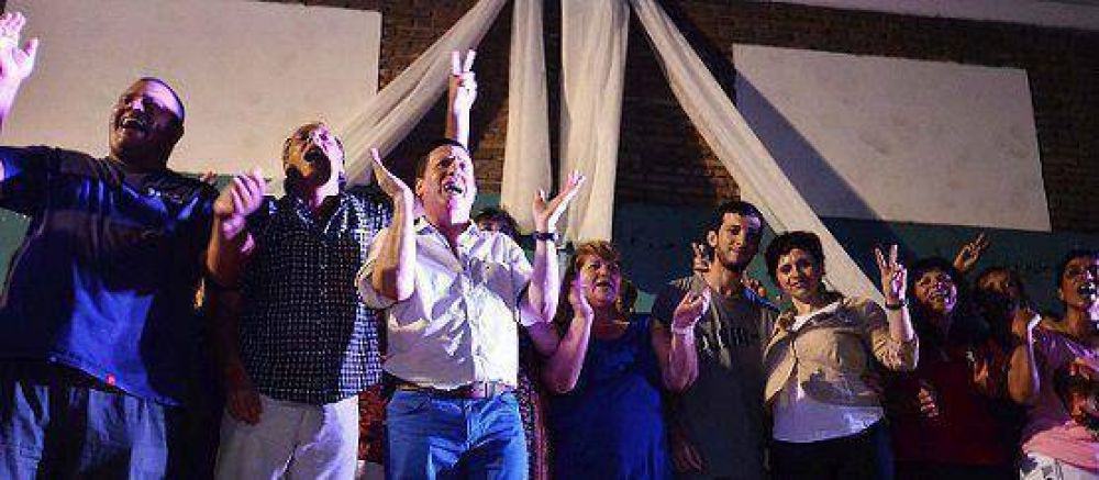 RAIZ SOCIAL CELEBR� LA CULMINACI�N DE UN NUEVO A�O CON LA PRESENCIA DEL INTENDENTE DAR�O D�AZ P�REZ