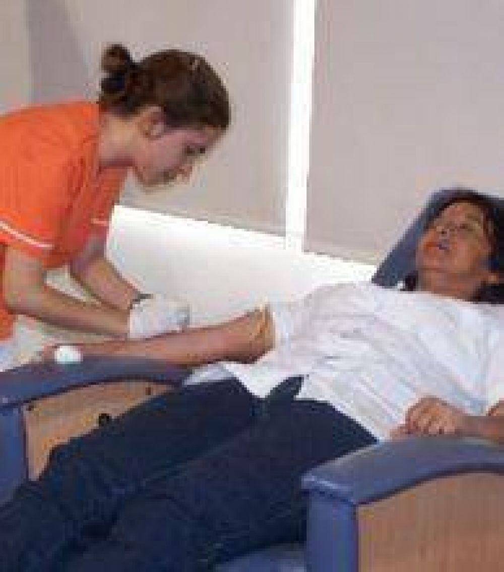 Resaltan avance del Centro Provincial de Hemoterapia