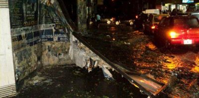 Familias evacuadas, viviendas anegadas y pescadores varados, fue el saldo de la tormenta del domingo