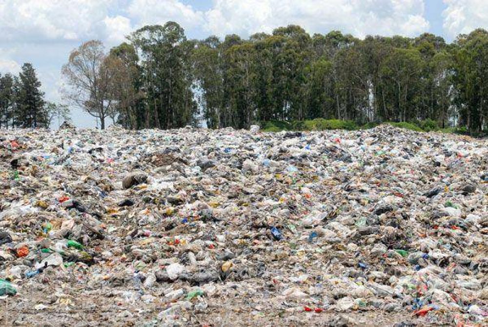La Justicia orden� a la Municipalidad y a Girssa responder por el Relleno