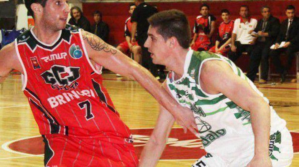 Un corte de luz par el partido entre Ciclista y Gimnasia Indalo