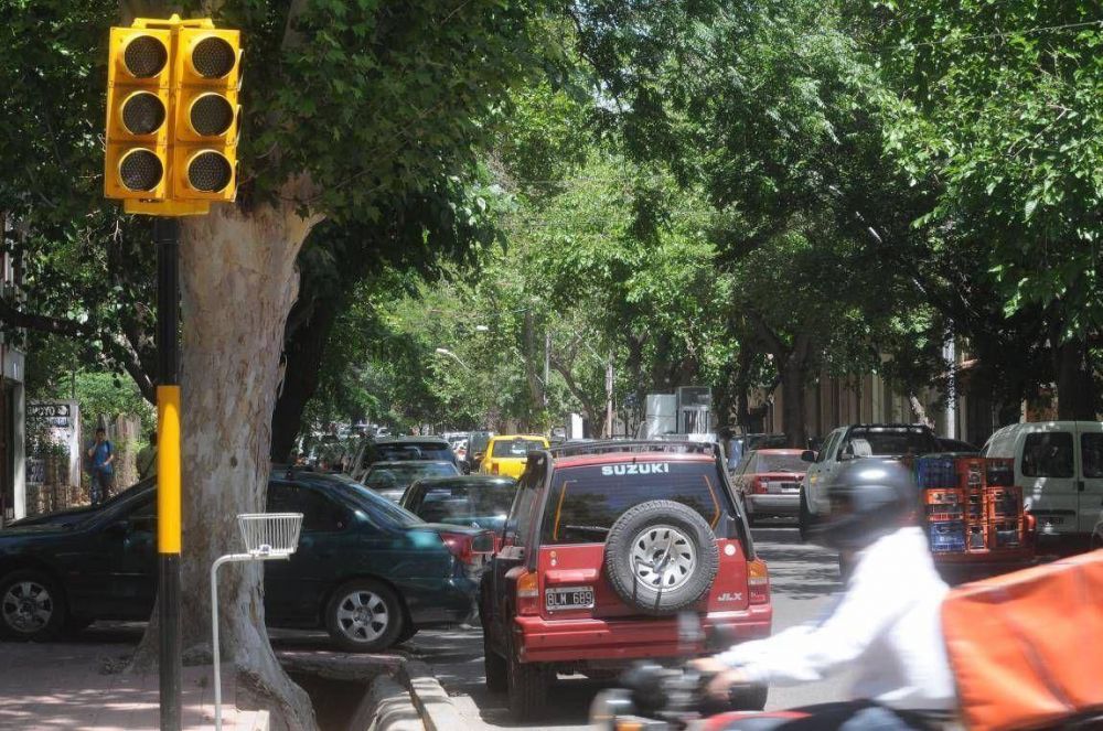 Un corte de luz generalizado se sum� a la falta de agua