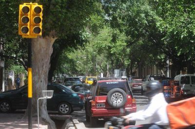 Un corte de luz generalizado se sum� a la falta de agua