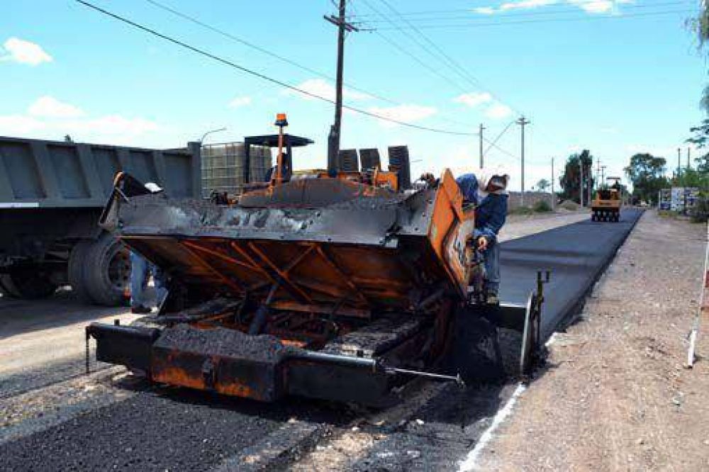 La calle Agust�n �lvarez tiene carpeta asf�ltica