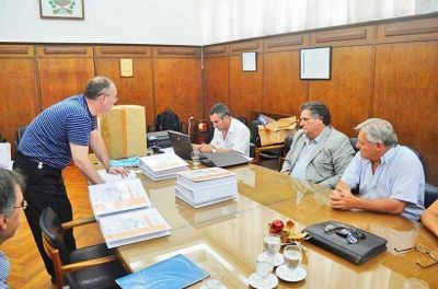 Tres empresas se presentaron para hacer los estudios de la doble v�a entre Alvear y San Rafael